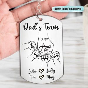 Family - Daddy's Team Fist Bump - Personalized Aluminum Keychain - Makezbright Gifts