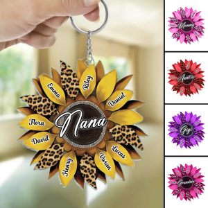 Family - Nana, Mom, Auntie Family Sunflower - Personalized Acrylic Keychain - Makezbright Gifts