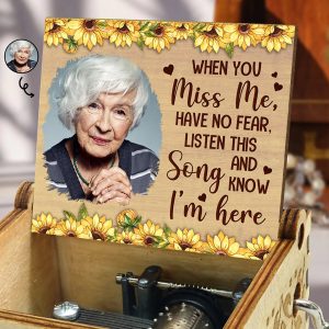 Family - When You Miss Me - Personalized Spin Button, Hand Crank Music Box - Makezbright Gifts
